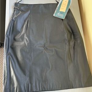 New black leather skinny skirt 18-1/2” length from waist